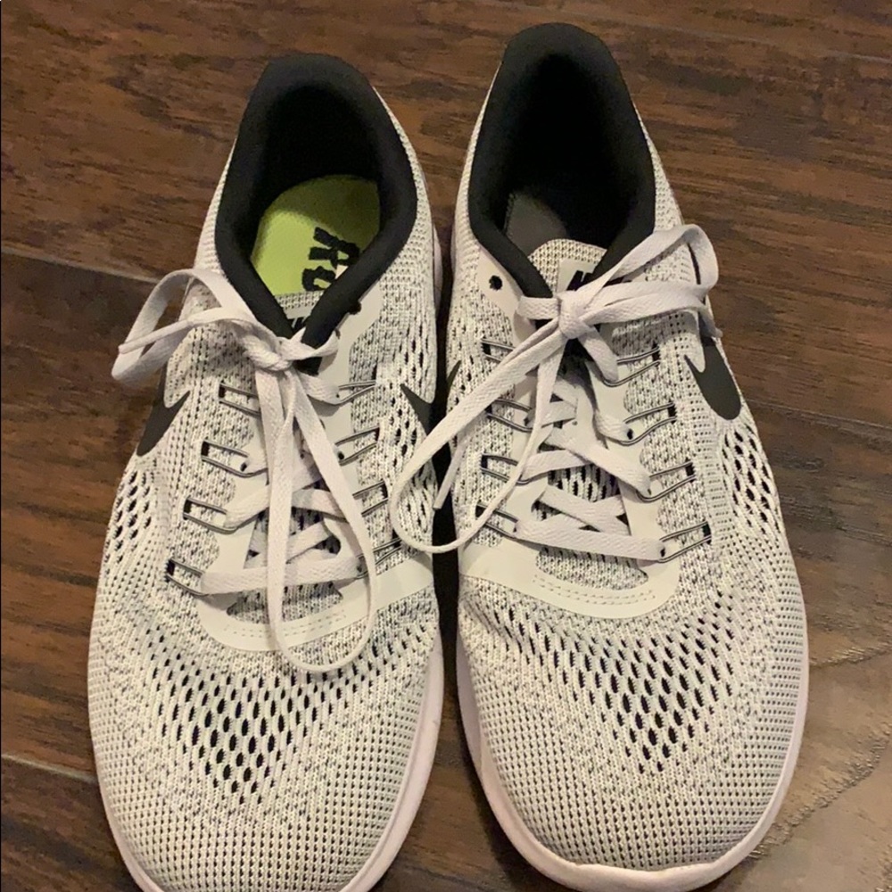 Nike tennis shoes